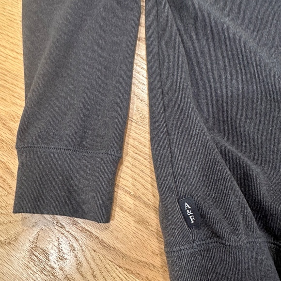 Abercrombie Kids Boys Pullover Henley Sweatshirt Size 7/8 Brown - Picture 4 of 6